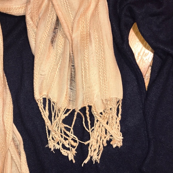 Scarf - Picture 2 of 8